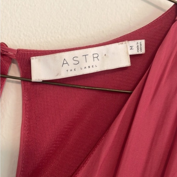 ASTR the label V Neck Romper - Picture 5 of 5